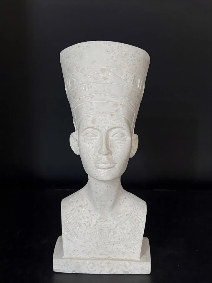 Busto esculpido em mármore branco da rainha egípcia Nefertiti, busto de mármore feito à mão de N - Imagem 3 de 4
