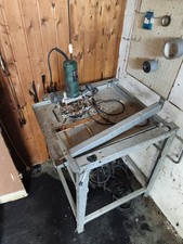 Bosch Oberfr&auml;se 220 V im Fr&auml;stisch/Tischfr&auml;se inkl. Fr&auml;szubeh&ouml;r und Tisch