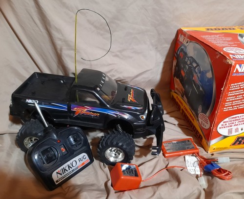 NIKKO TOYOTA TACOMA TRUCK OFF ROAD THUNDER REMOTE CONTROL 9.6 VOLT RC 90'S TOY - Picture 3 of 24