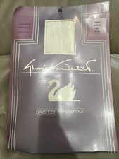 Gloria Vanderbilt Vintage White Day Sheer Pantyhose Nylons Size A
