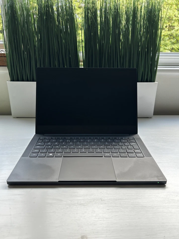 Razer Blade Stealth 13 (2019) - i7 256gb SSD Gaming laptop - Image 4 of 4