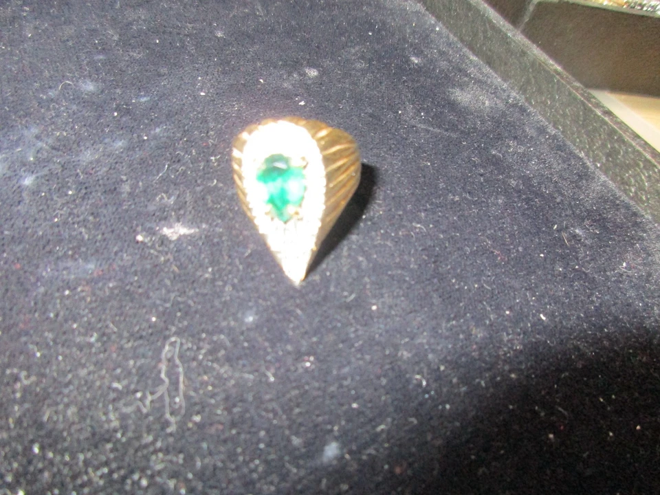 Коктейльное кольцо Park Lane Green Sparkling CZ's Statement размер 7 золотистое - Изображение 2 из 4