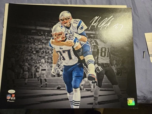 Rob Gronkowski New England Patriots Signed Celebration 16x20 Photo JSA