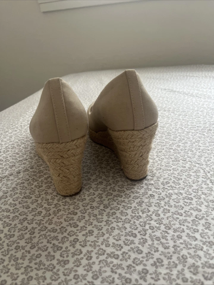 Sapatos femininos J Crew 8,5 bege espadrille salto cunha lona bronzeado sapatos de verão - Imagem 2 de 4