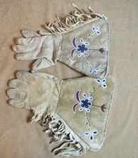 Indian Wars Antique Cavalry Buckskin Beaded Gauntlets Little Bighorn 1800s