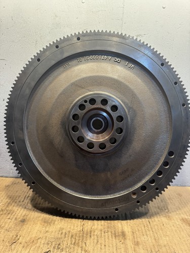 2018-2024 FREIGHTLINER CASCADIA DETROIT DD15 ENGINE FLYWHEEL A4710323101 OEM