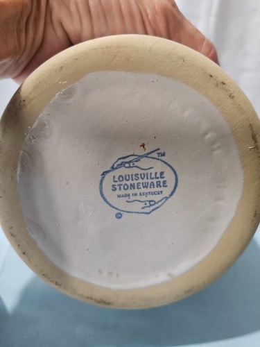 Louisville Stoneware Farm Scene Crock with Lid . 5.5" Wide 3.5" With Lid - Picture 7 of 7