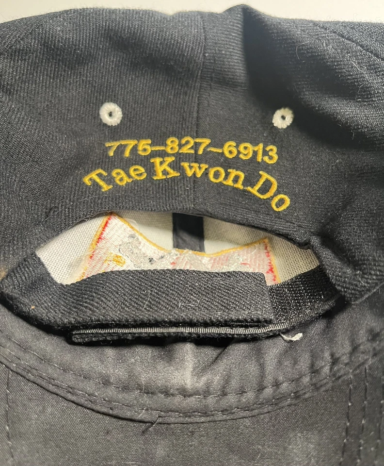 SOMBRERO TAEKWONDO DE COLECCIÓN 'MASTER CASTILLO' TORNEO DE ARTES MARCIALES LIGERAMENTE USADO Foto 2 de 4