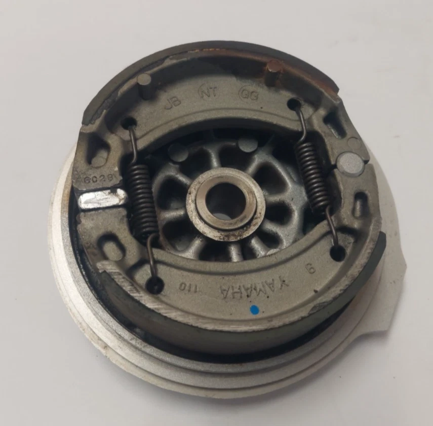 Conjunto de tambor de freno exterior trasero Yamaha XT 225 Foto 3 de 4