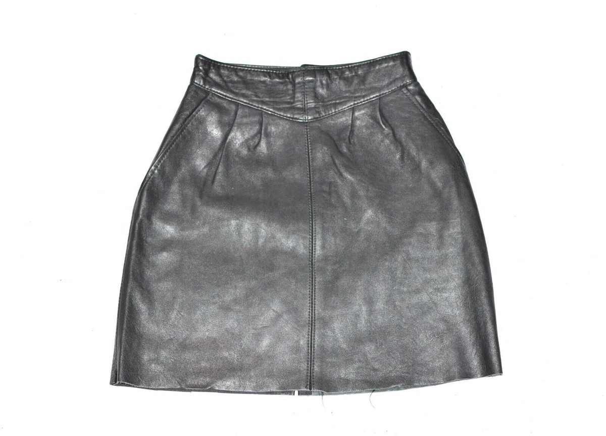 Short leather hotsell black skirt