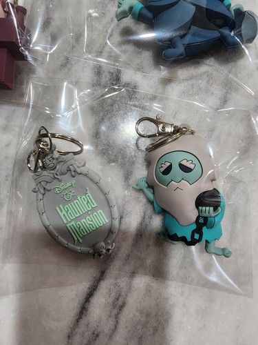 ALOT OF 4 Disney Parks The Haunted Mansion Keychain - Picture 5 of 9