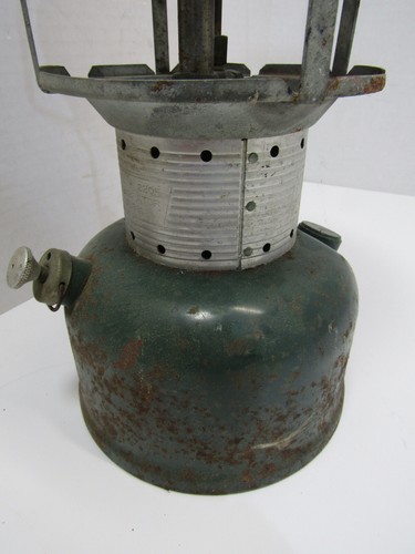 OLD COLEMAN CAMPING LANTERN LAMP LIGHT #2205 - Picture 4 of 5