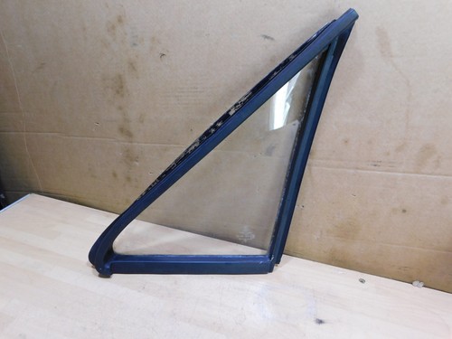 VW GOLF MK2 FRONT RIGHT QUARTER GLASS (for models with moldings) - Picture 2 of 3