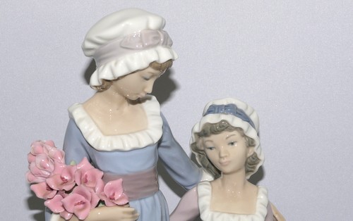 Lladro Spanien Figur "Sisters with Flowers" 5013 Vincent Martinez H. 32,5 cm - 第 5/24 張圖片
