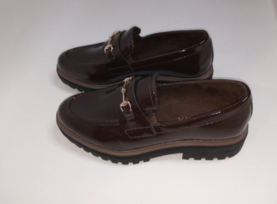 Lug sole loafer Womens Sz 8.5 chocolate brown upper w/ gold accent Serra comfort
