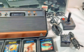Atari 2600 Video Game System Console 2 Paddles 2,Joysticks 5 Games w/ Box