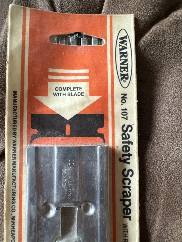 Raspador de seguridad de hoja de afeitar Warner de colección retráctil No. 107 Foto 4 de 4