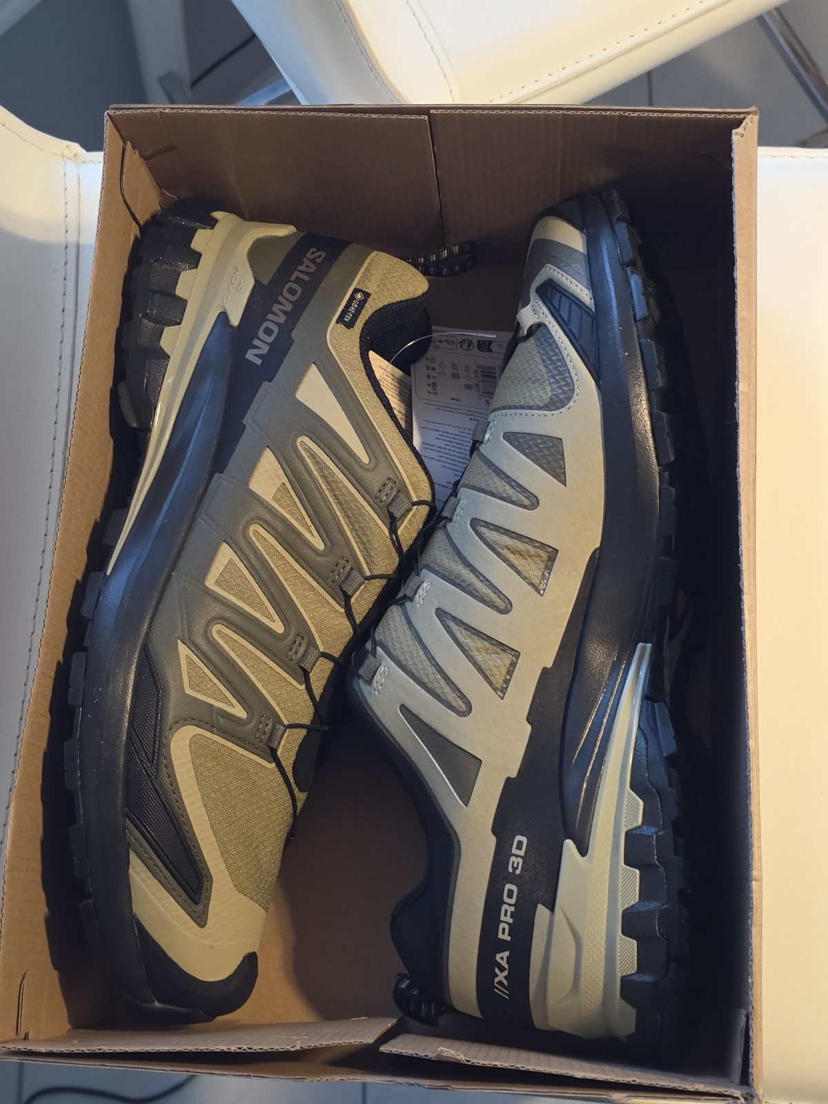 Salomon XA Pro 3D V9 GORE-TEX Hiking Shoes for men size 13 b