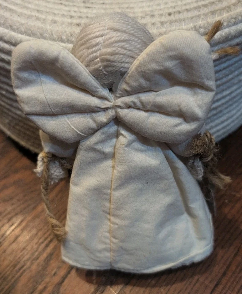 Primitivo - Cuidador de estante de retazos de ángel guardián de granja Foto 3 de 3