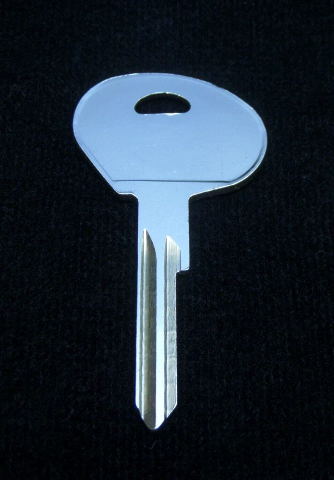 SAAB SB8 MASTER KEY BLANK 1967-1974: 95 96 99 Shrike, Monte Carlo; Sonett DOOR - Image 2 of 3
