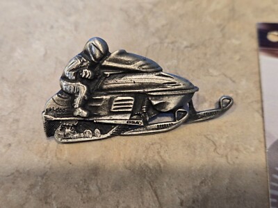 VTG SKI-DOO ''THE ONLY WAY TO GO'' 1.75'' PEWTER PIN SNOWMOBILING NEW ORG PACKAGE !