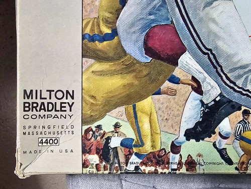Milton Bradley PRO FOOTBALL Board Game #4400 ~ 1964 ~ - Picture 4 of 17