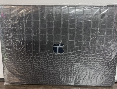 ToughShell Hardcase for MacBook Retina 13 in black Snake Skin Cover.