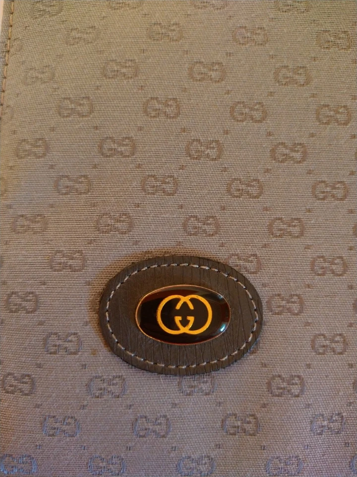 Bolso de Mano DE COLECCIÓN PORTA DOCUMENTOS PORTAFOLIO GUCCI - Gris Micro GG Logo Patrón  Foto 2 de 4