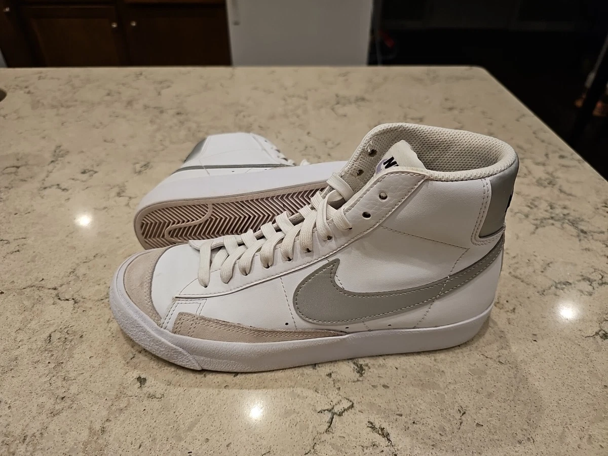 Nike blazer silver top