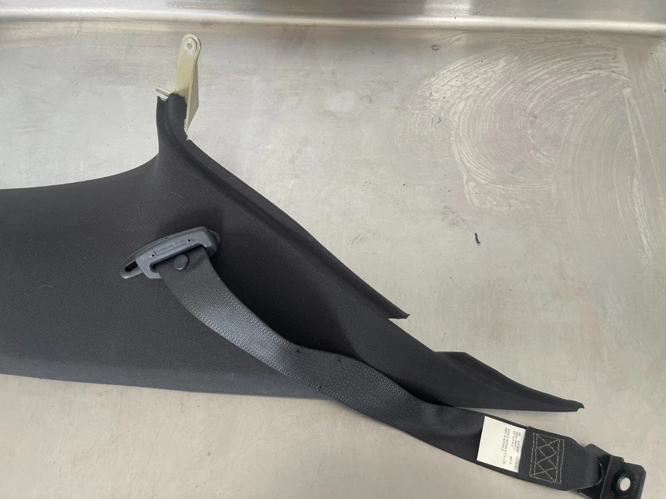 2004 Pontiac Gto Driver Left Rear C Pillar Panel Rear Seat Belt Retractor Foto 2 de 4