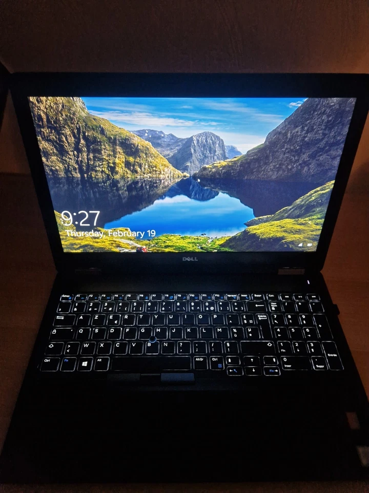 Dell Latitude E5570 · i5-6300U · 8GB · 223GB, photo 4 sur 5