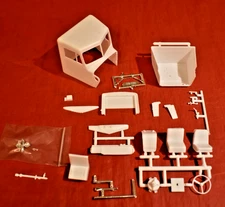 AMT Peterbilt 359 Wrecker Cab and Interior Parts 1/25