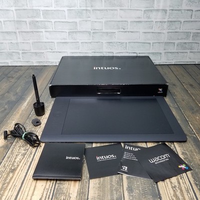 Wacom Intuos 5 Touch Large PTH-850 Graphics Tablet Complete Set