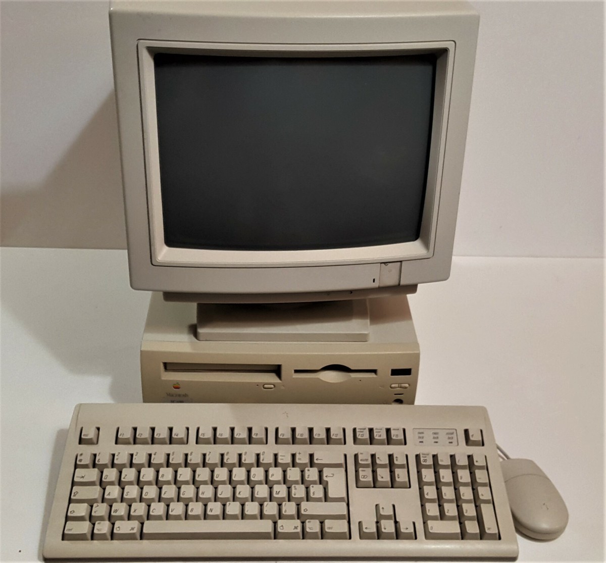 APPLE MCINTOSH PERFORMA 630 completo di Accessori & Programmi