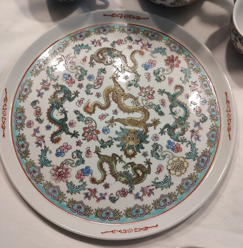 Seltene grüne ostasiatische Rose Teekanne mit 4 Drachen mit 3 Tassen und Tablett Set, Jh. - Bild 3 von 23