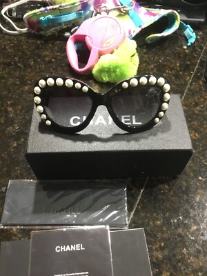*RARE* NWT The Day Pearl Black Sunglasses! a new day | Accessories | Rare Nwt The Day Pearl Black  main image 3
