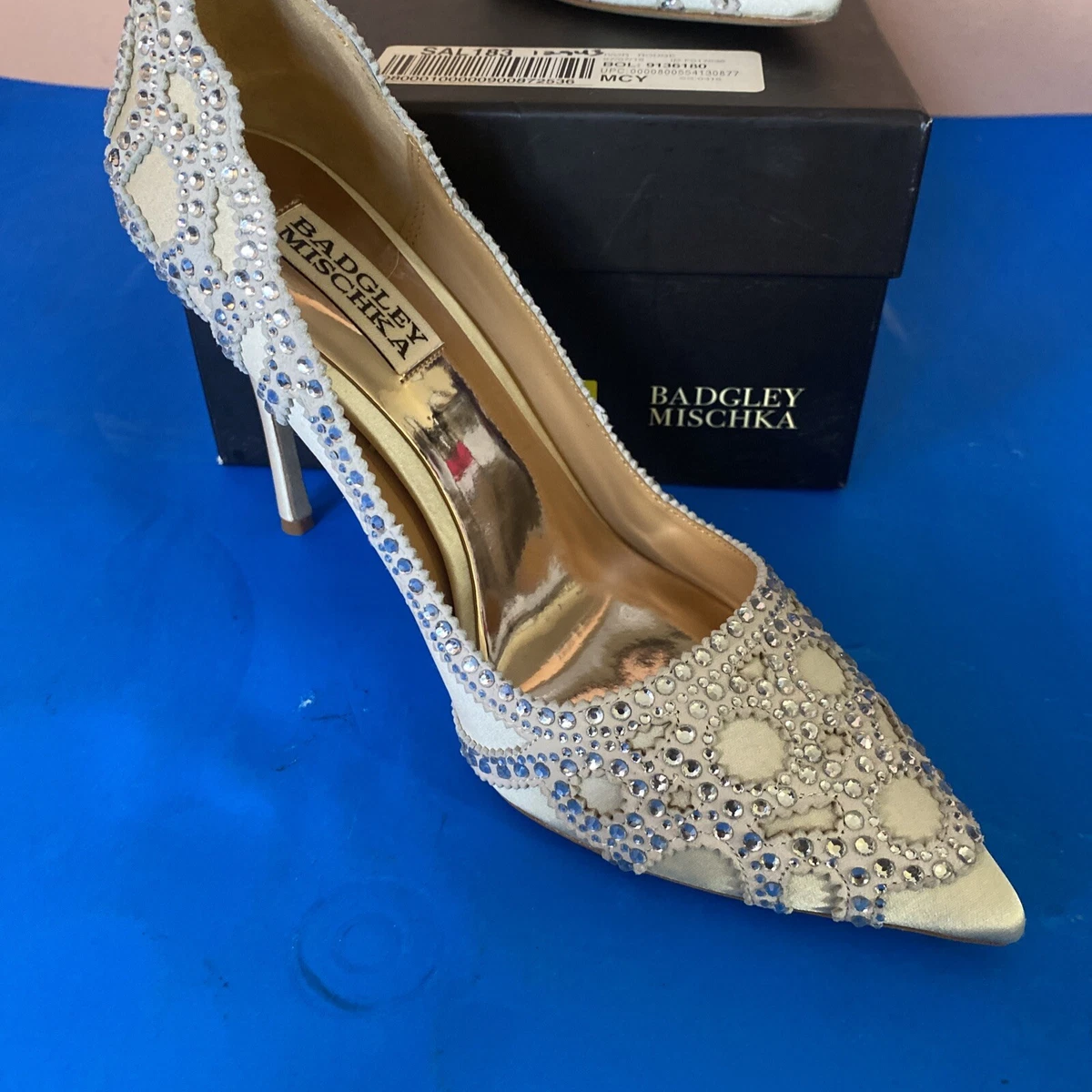 Badgley mischka rouge evening pumps hotsell