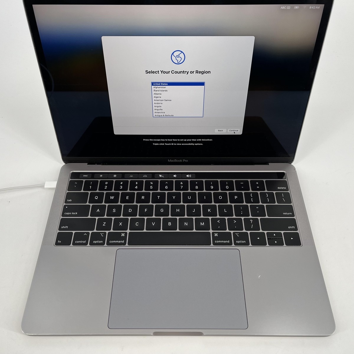 MacBook Pro 13 Touch Bar Space Gray 2018 2.7 GHz i7 16GB