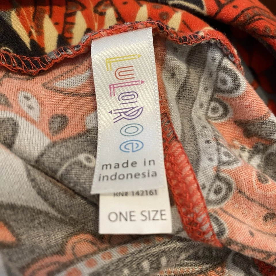 LuLaRoe Leggings PAISLEY & FLORAL One Size Rare Pattern - Image 4 of 4