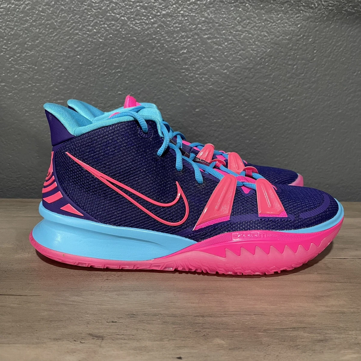 Prescripción Hasta aquí Paloma Nike ID Kyrie 7 Mens Basketball Shoes Blue Pink DA7567-991 Size 9.5 No Lid  | eBay