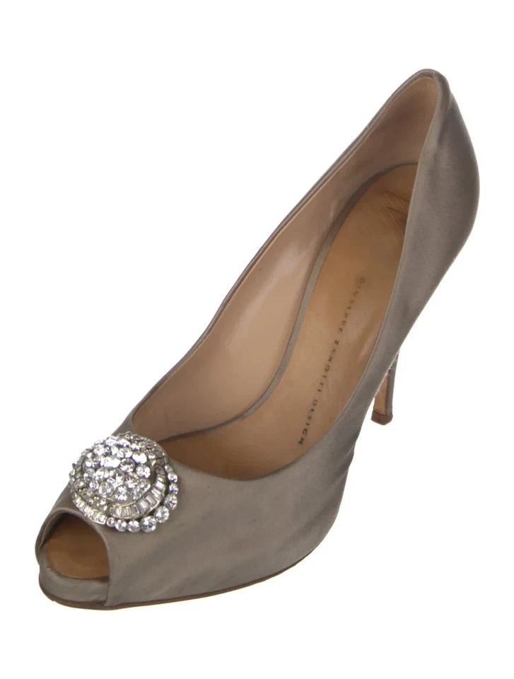 Zapatos de salón Giuseppe Zanotti para mujer talla 8,5 adornos de cristal neutros peep-toes Foto 2 de 4