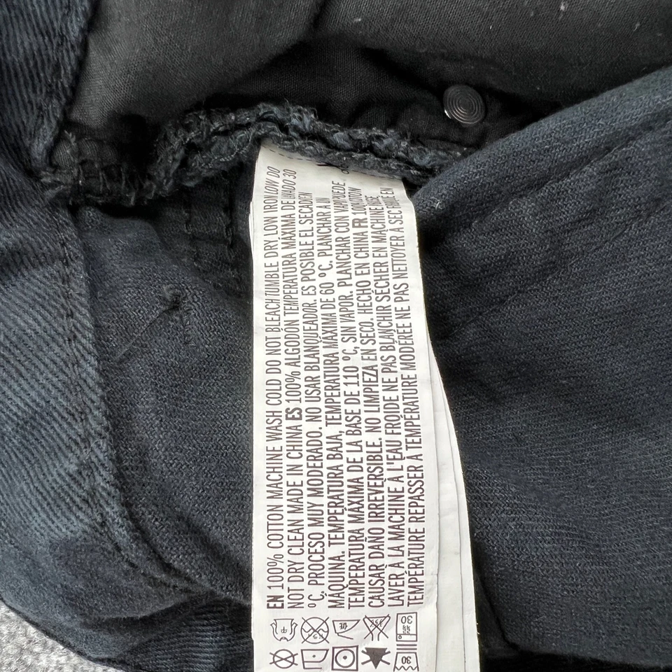 21 MEN Shorts Size 30 Mens Bermuda Forever 21 Mid Rise Dark Wash Black Denim - Image 4 of 4