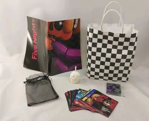 PAX West Party Bag Cassie Pin FNAF Five Nights at Freddy's Birthday Poster Cards - Picture 2 of 16