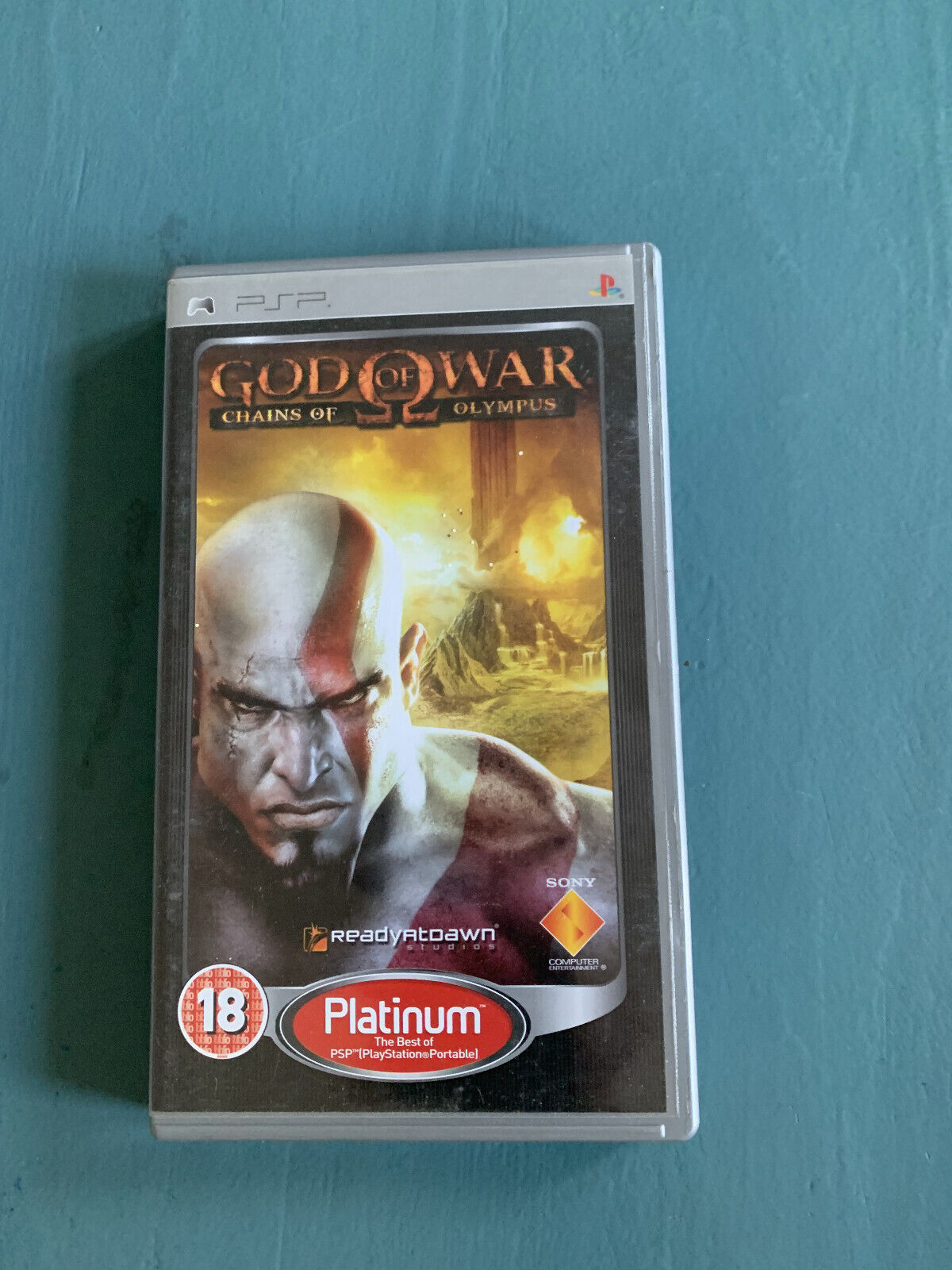 God of War: Chains of Olympus - Platinum Edition (PSP)