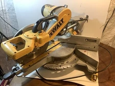 DEWALT 12 In Sliding Compound Miter Saw Double Bevel (FOR PARTS OR REPAIR) READ