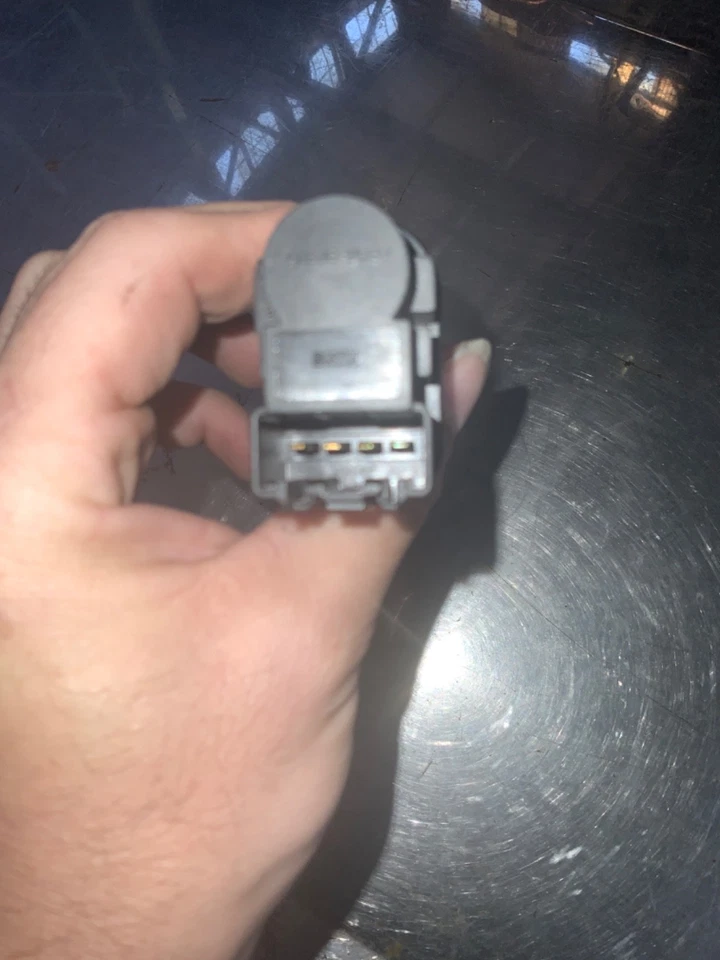 Interruptor de pedal de freno Mazda CX-5 2013 2014 2015 2016 Foto 2 de 3