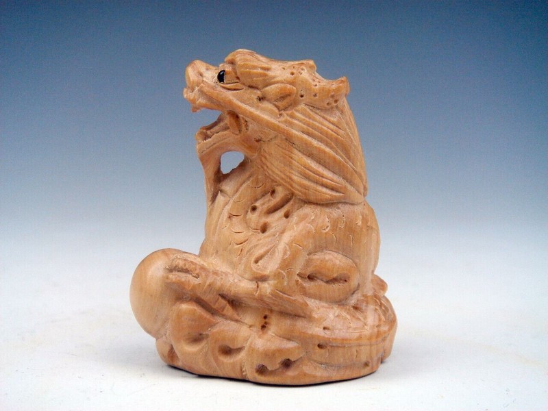 Japanese Boxwood Hand Carved Netsuke Sculpture Dragon Holds Pearl Ball #05122504