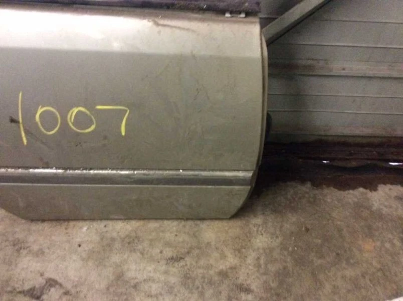 94 95 96 97 MERCEDES BENZ C280 REAR RIGHT DOOR SHELL | LIGHT GOLD Foto 3 de 4