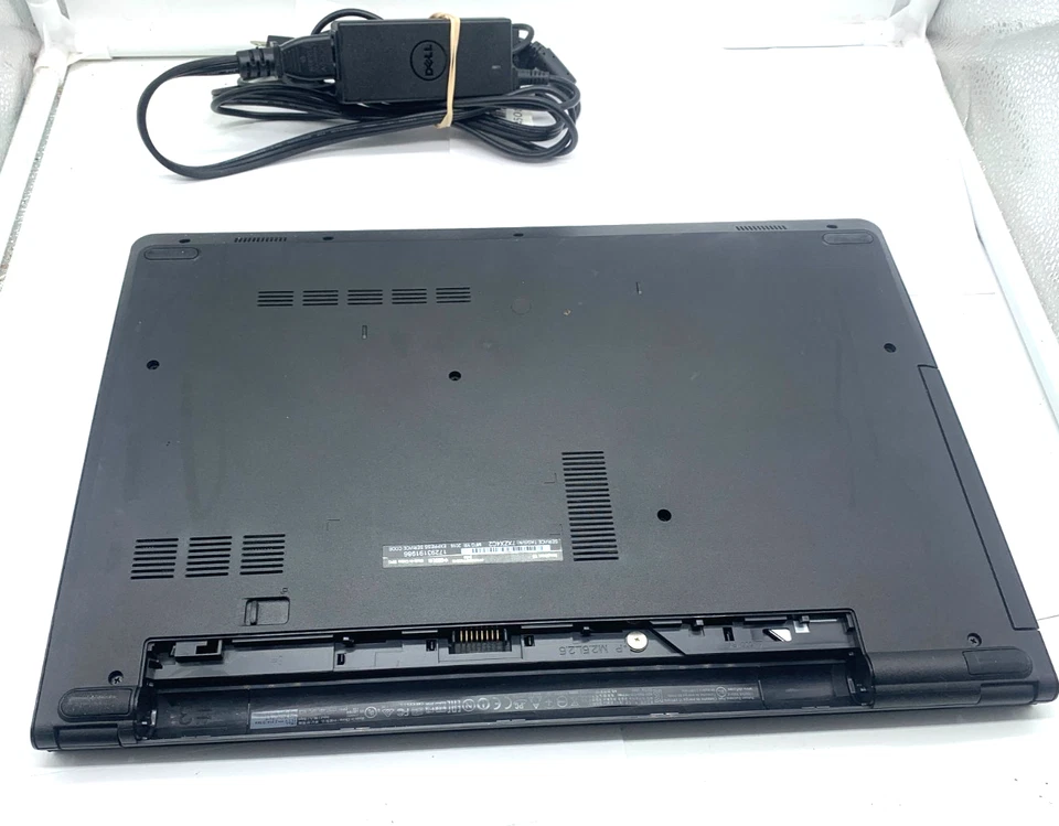 Dell Inspiron 3558 15.5" Intel i5-5200U 2.20Ghz 6GB RAM 1000GB SSD con Adaptador de CA Foto 4 de 4