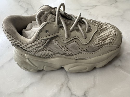 Adidas OZWEEGO SHOES KIDS size 7K NWT Box - Picture 16 of 16